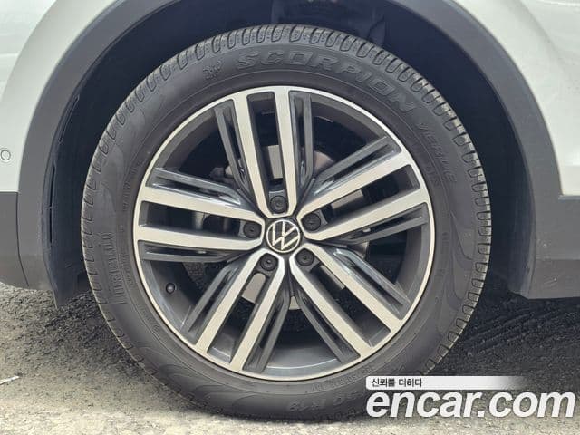 Volkswagen Tiguan 2023 — Фото 4/18