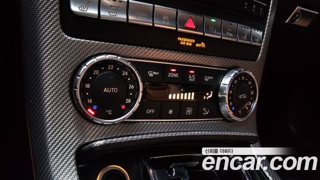 Mercedes-Benz SLC-Class 2018 — ფოტო 16/20