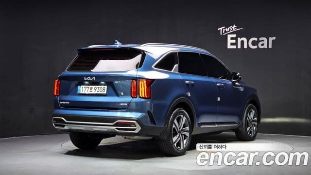 Kia Sorento 2023 — Фото 2/20