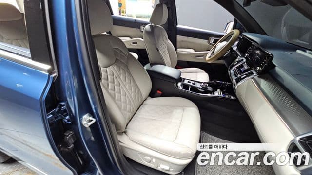Kia Sorento 2023 — Фото 17/20