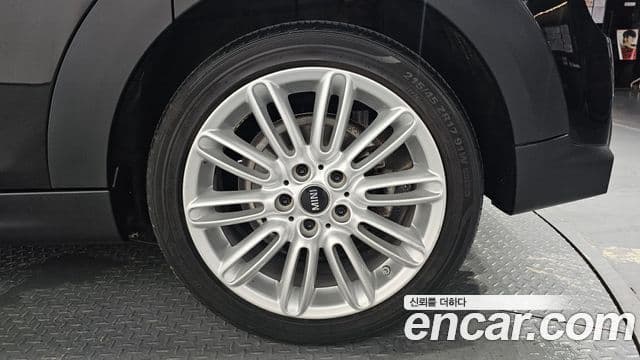 Mini Cooper 2022 — Photo 28/30