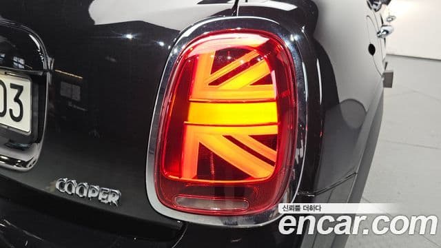 Mini Cooper 2022 — Photo 21/30