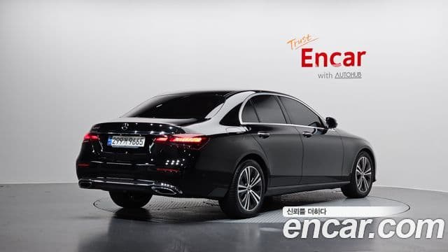 Mercedes-Benz E-Class 2021 — ფოტო 2/20