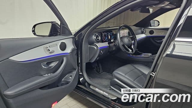 Mercedes-Benz E-Class 2021 — ფოტო 10/20