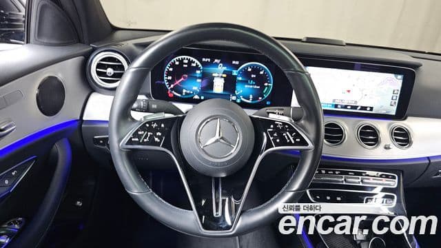Mercedes-Benz E-Class 2021 — ფოტო 13/20