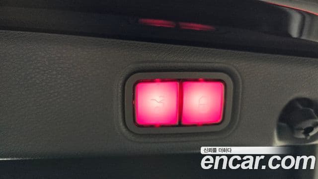 Mercedes-Benz E-Class 2021 — ფოტო 16/20