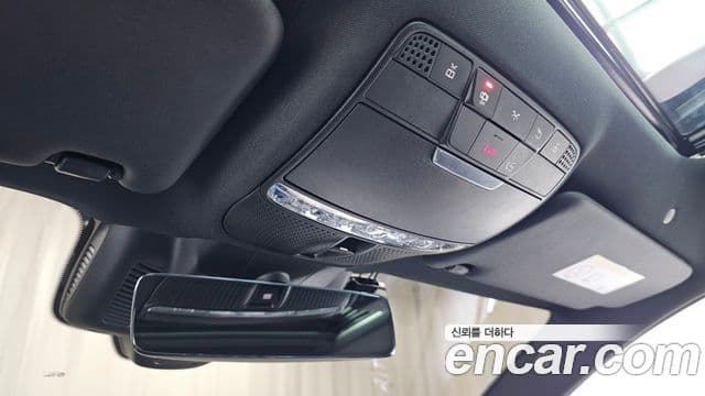 Mercedes-Benz E-Class 2021 — ფოტო 18/20
