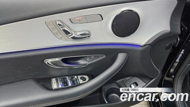 Mercedes-Benz E-Class 2021 — ფოტო 20/20