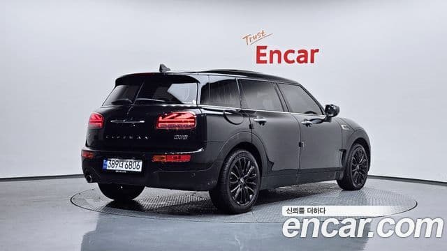 Mini Cooper Clubman 2023 — ფოტო 1/20