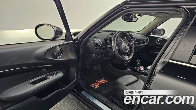 Mini Cooper Clubman 2023 — фото 8 из 20