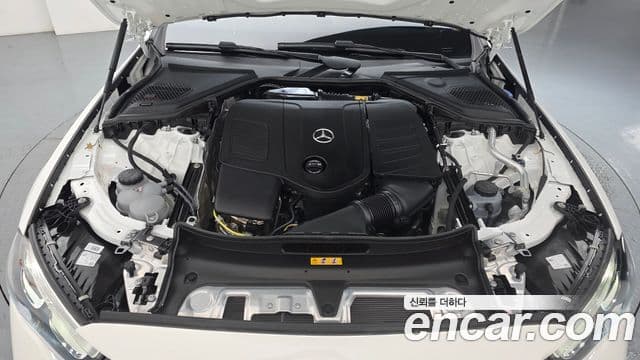 Mercedes-Benz E-Class 2025 — Фото 6/20