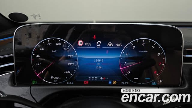 Mercedes-Benz E-Class 2025 — Фото 8/20