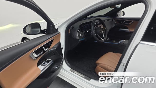 Mercedes-Benz E-Class 2025 — Фото 10/20