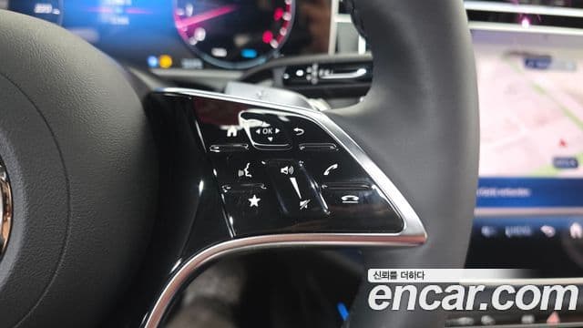 Mercedes-Benz E-Class 2025 — Фото 17/20
