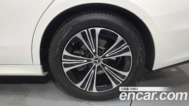 Mercedes-Benz E-Class 2025 — Şəkil 11/31
