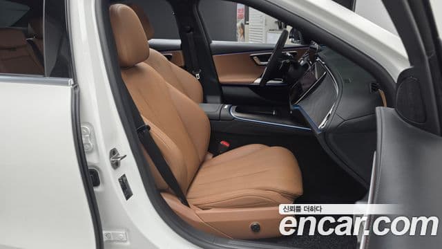 Mercedes-Benz E-Class 2025 — Şəkil 18/31