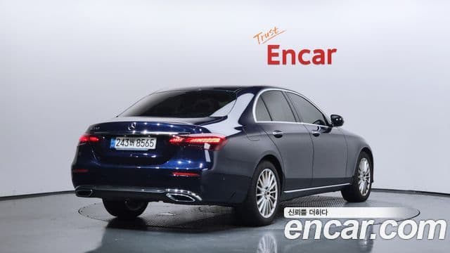 Mercedes-Benz E-Class 2021 — ფოტო 1/20