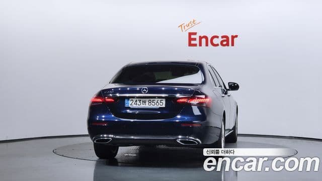 Mercedes-Benz E-Class 2021 — ფოტო 3/20