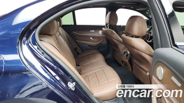 Mercedes-Benz E-Class 2021 — Şəkil 11/20