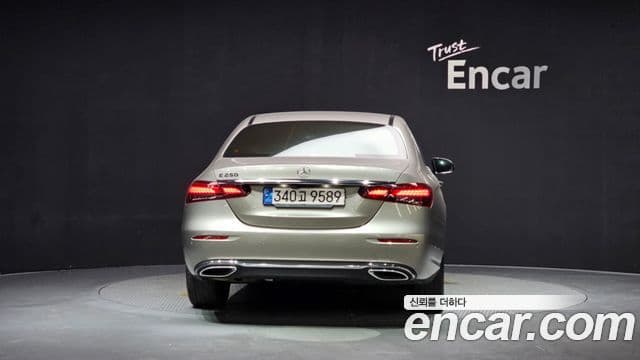 Mercedes-Benz E-Class 2020 — ფოტო 4/20