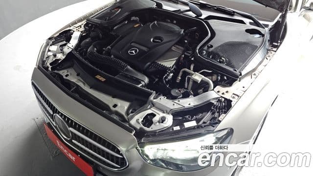 Mercedes-Benz E-Class 2020 — ფოტო 6/20