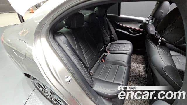Mercedes-Benz E-Class 2020 — ფოტო 12/20