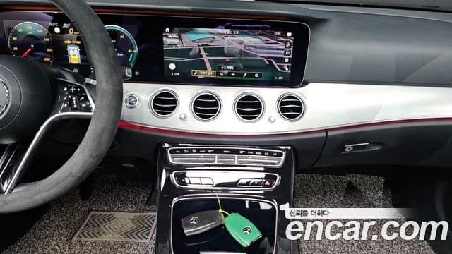 Mercedes-Benz E-Class 2020 — ფოტო 13/20