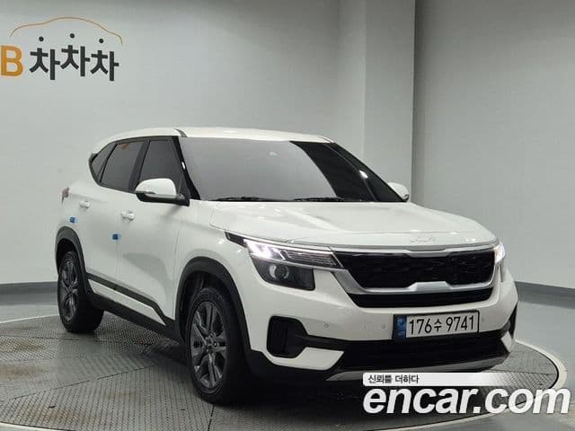 Kia Seltos 2022 — ფოტო 4/20