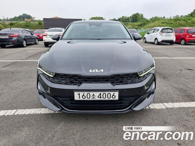 Kia K5 2022 — Şəkil 1/18