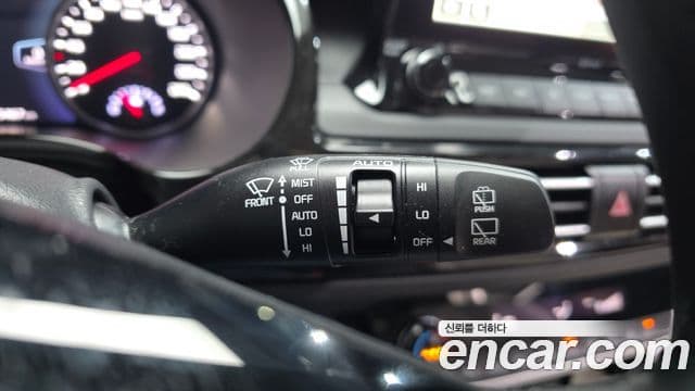Kia Seltos 2022 — ფოტო 19/20