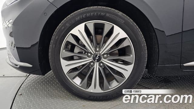 Kia K8 2022 — ფოტო 4/20