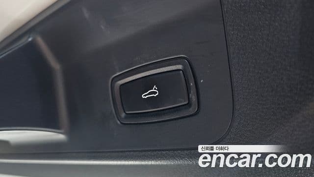 Porsche Panamera 2018 — ფოტო 19/20