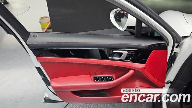 Porsche Panamera 2018 — ფოტო 19/30