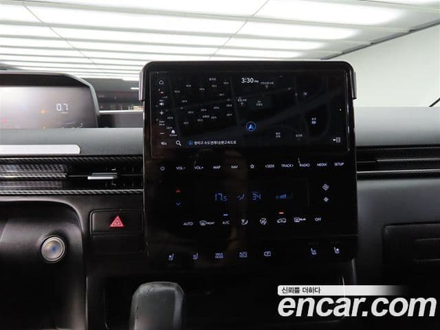 Hyundai Staria 2023 — ფოტო 13/20