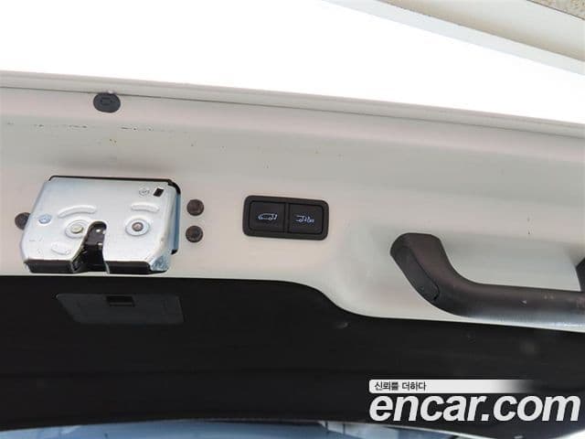 Hyundai Staria 2023 — ფოტო 16/20