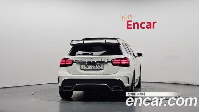 Mercedes-Benz GLA-Class 2019 — Фото 4/20