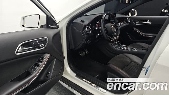 Mercedes-Benz GLA-Class 2019 — Фото 11/20