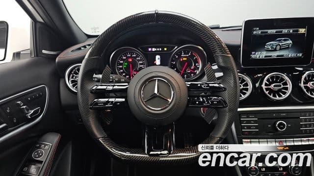 Mercedes-Benz GLA-Class 2019 — Фото 13/20