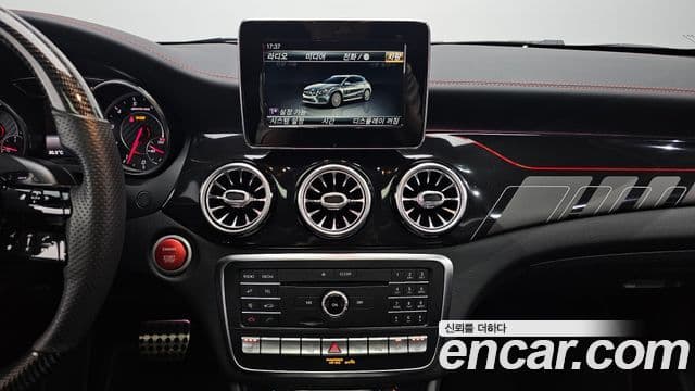 Mercedes-Benz GLA-Class 2019 — Фото 14/20