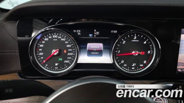 Mercedes-Benz E-Class 2019 — Фото 8/20