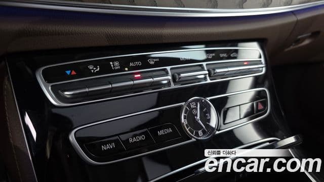 Mercedes-Benz E-Class 2019 — Фото 16/20
