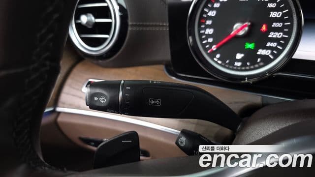 Mercedes-Benz E-Class 2019 — Фото 19/20