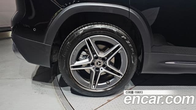 Mercedes-Benz GLB-Class 2023 — ფოტო 5/20