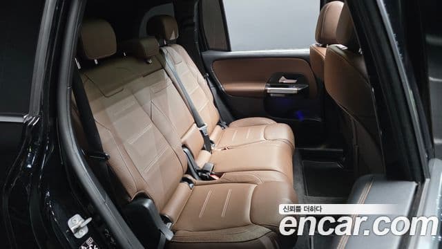 Mercedes-Benz GLB-Class 2023 — ფოტო 11/20