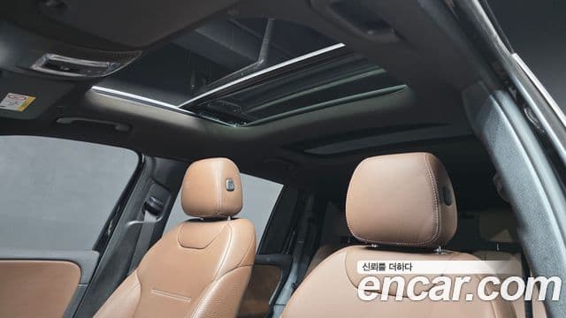 Mercedes-Benz GLB-Class 2023 — ფოტო 17/20