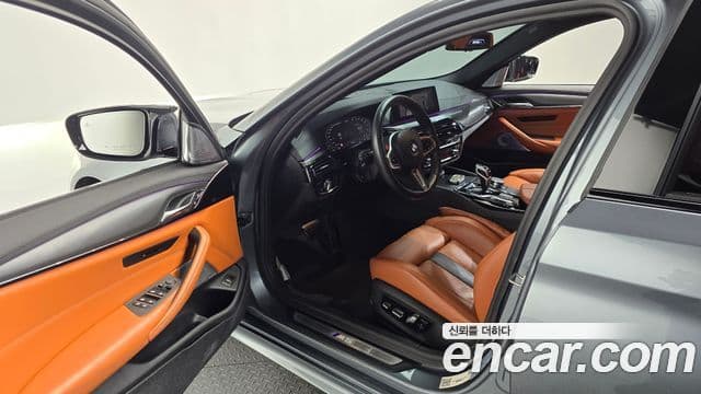 BMW M5 2019 — ფოტო 10/20