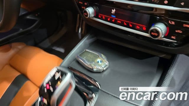 BMW M5 2019 — ფოტო 19/20