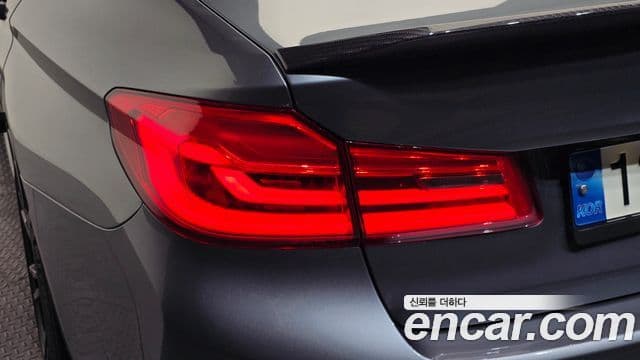 BMW M5 2019 — Photo 17/34