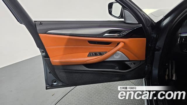 BMW M5 2019 — Photo 10/34