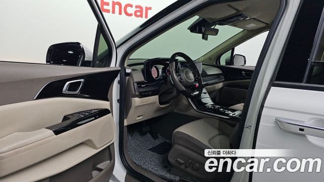 Kia Carnival 2022 — ფოტო 10/20